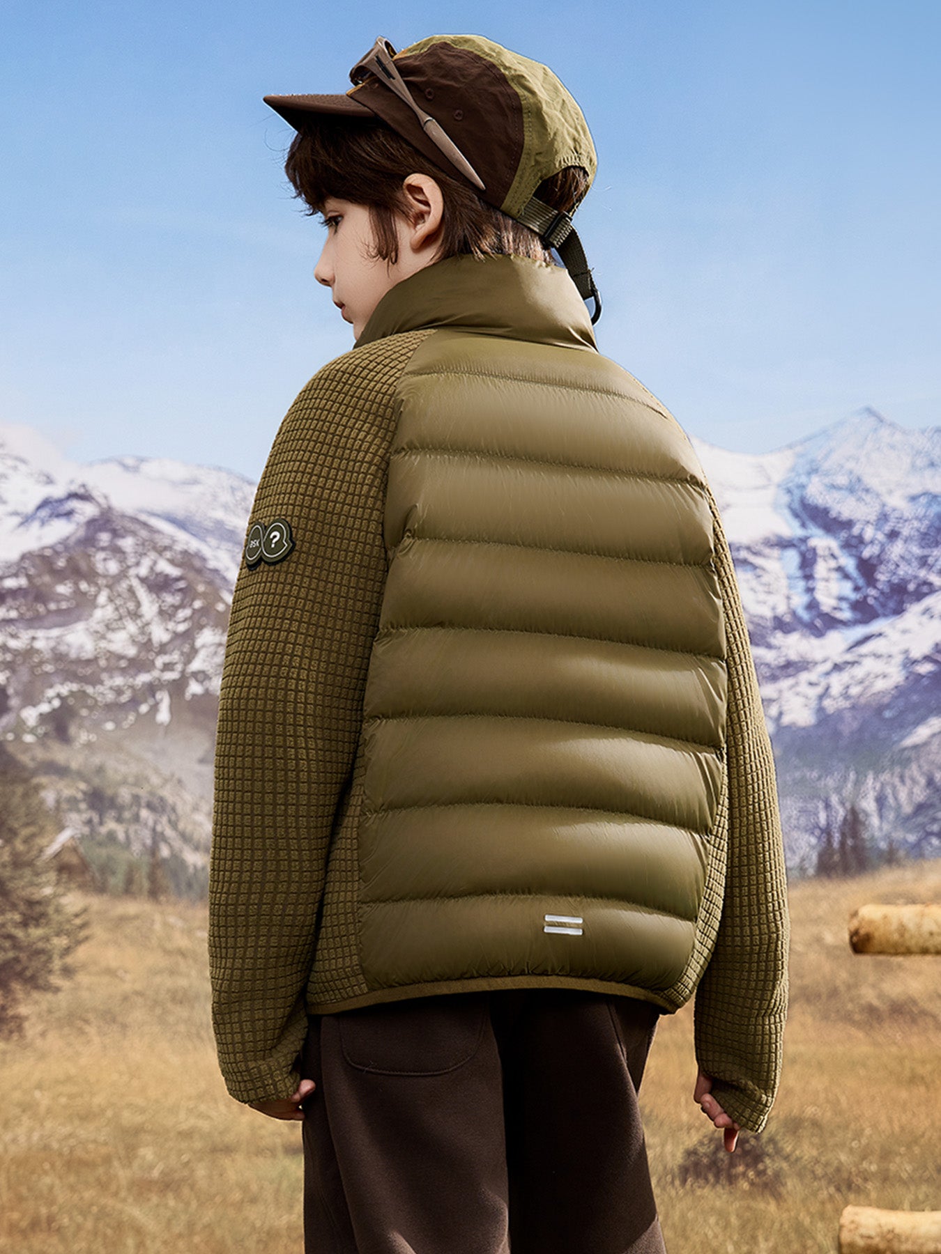 Leichte Kinderjacke mit weißen Gänsedaunen