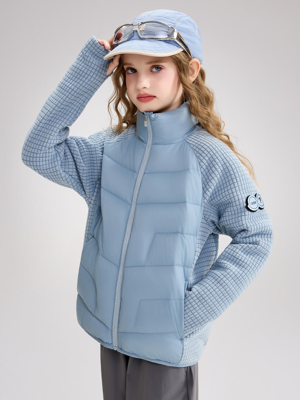 Leichte Kinderjacke mit weißen Gänsedaunen