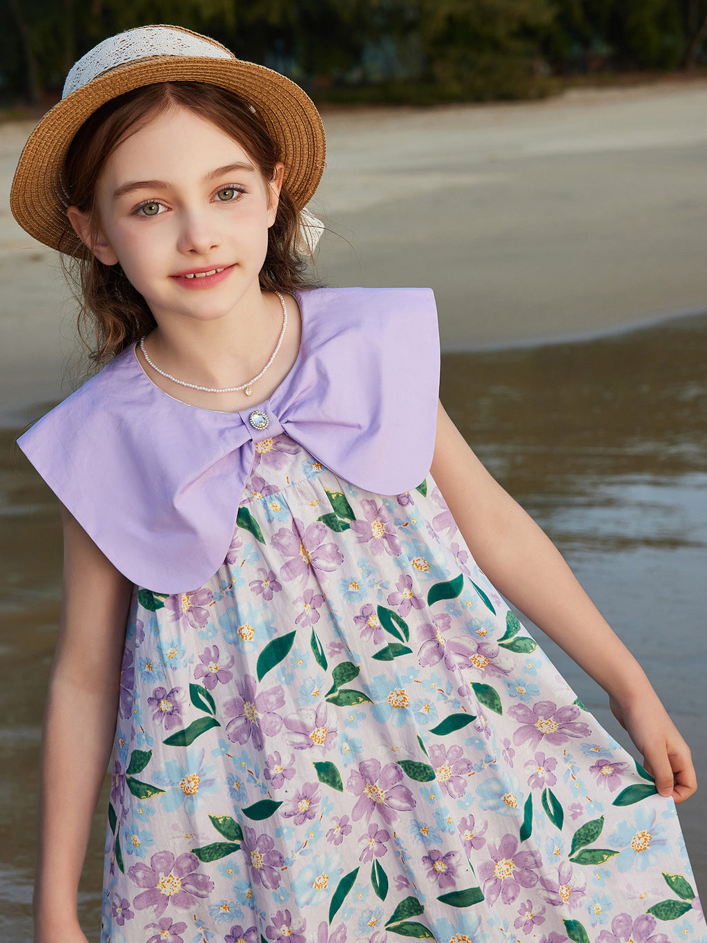 Großes Revers, durchgehender Blumenprint, Kinderkleid aus 100% Baumwolle, süßes ärmelloses Mädchenkleid
