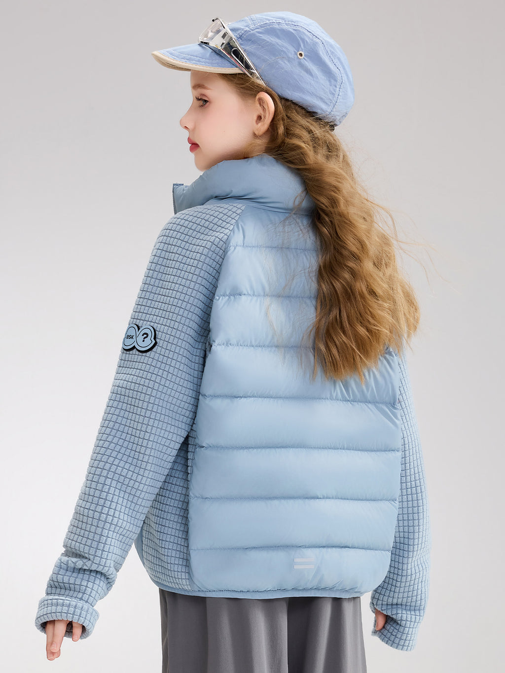 Leichte Kinderjacke mit weißen Gänsedaunen