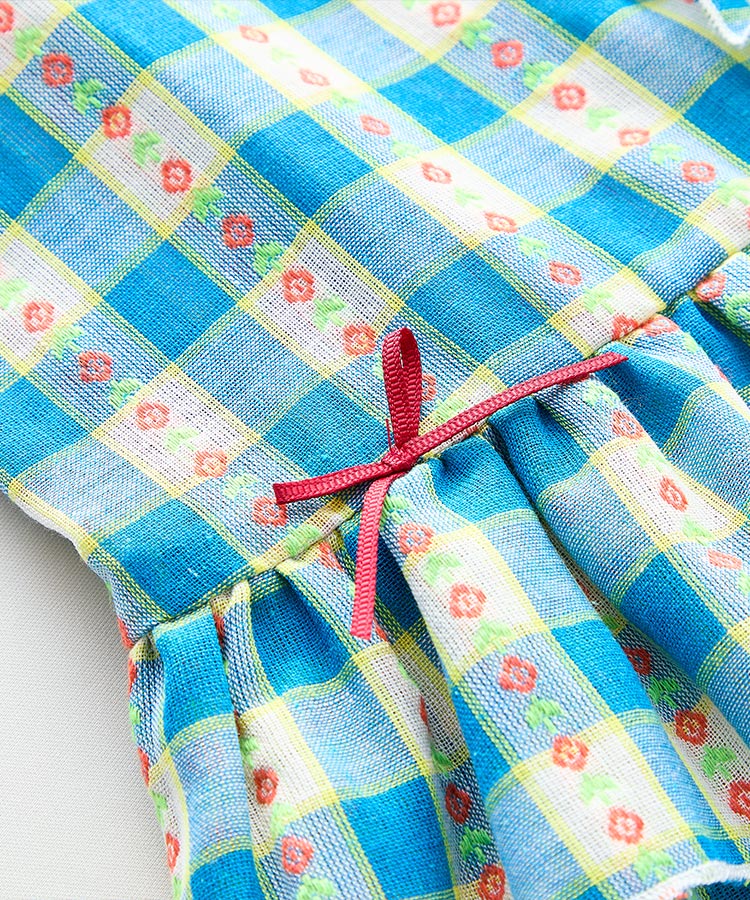 Kinderkleid mit doppelter Tüllschicht und Flügelärmeln