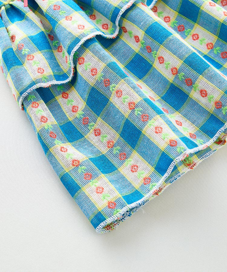 Kinderkleid mit doppelter Tüllschicht und Flügelärmeln