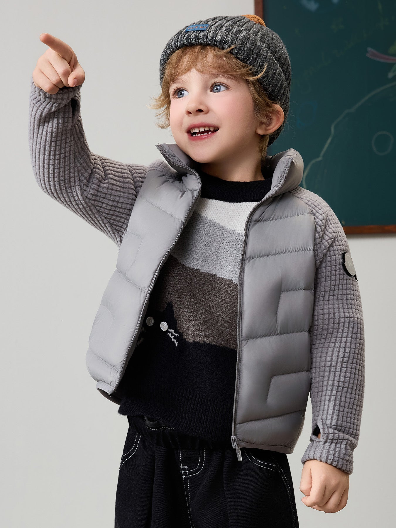 Leichte Kinderjacke mit weißen Gänsedaunen